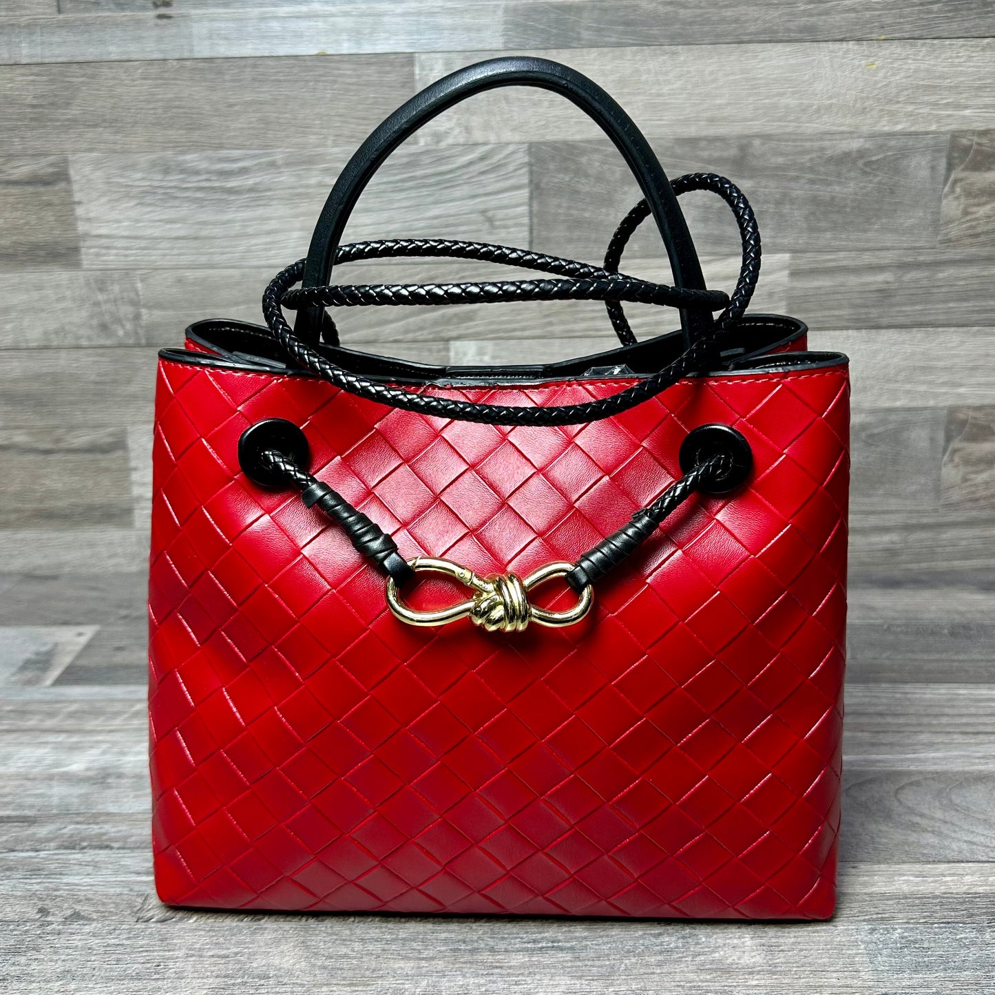 Bottega Veneta Red Classic 2025