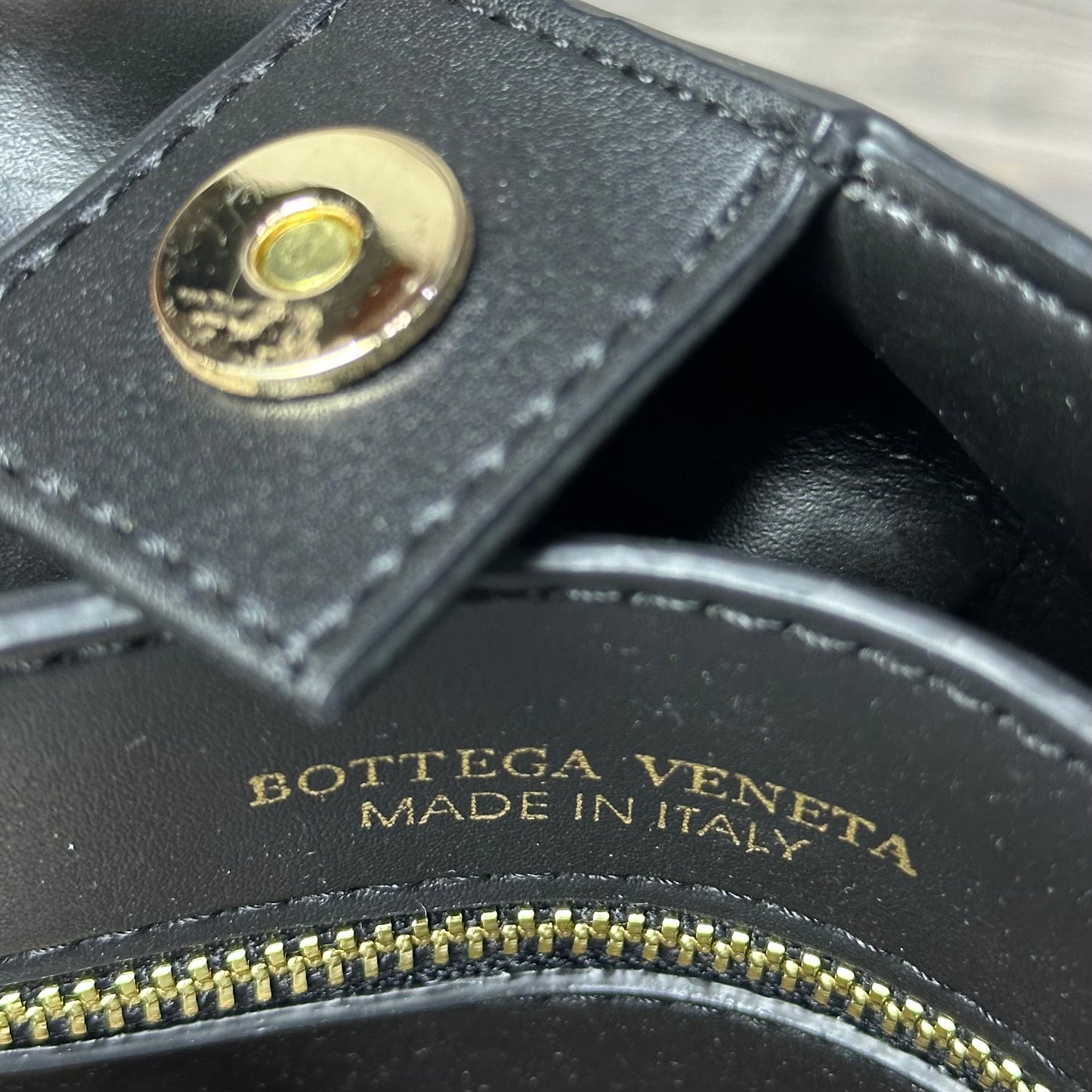 Bottega Veneta Red Classic 2025