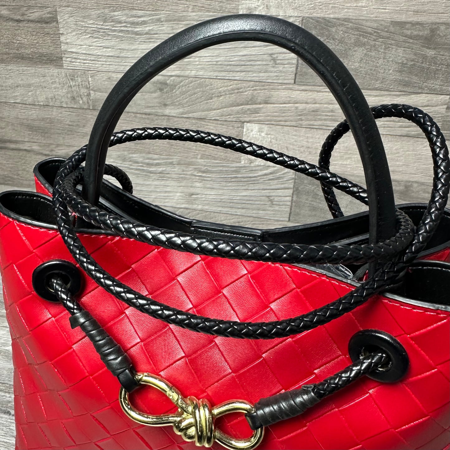 Bottega Veneta Red Classic 2025